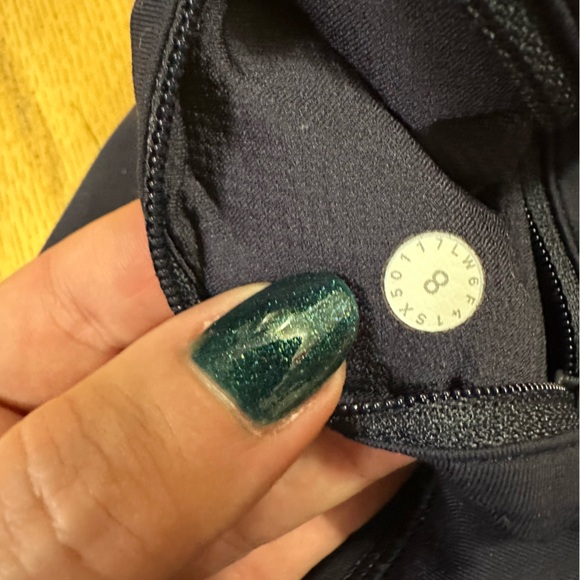 Lululemon Pace Rival Crop 22” in Midnight Navy Size 8 - Picture 4 of 6